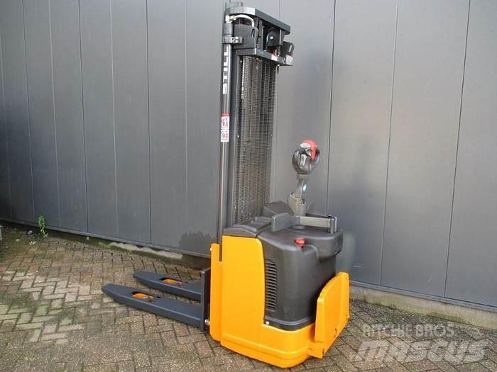 Still EGV S14 Empilhador para operador externo