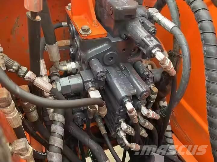 Doosan DH 80 Escavadoras Midi 7t - 12t