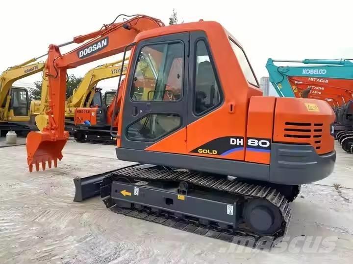 Doosan DH 80 Escavadoras Midi 7t - 12t