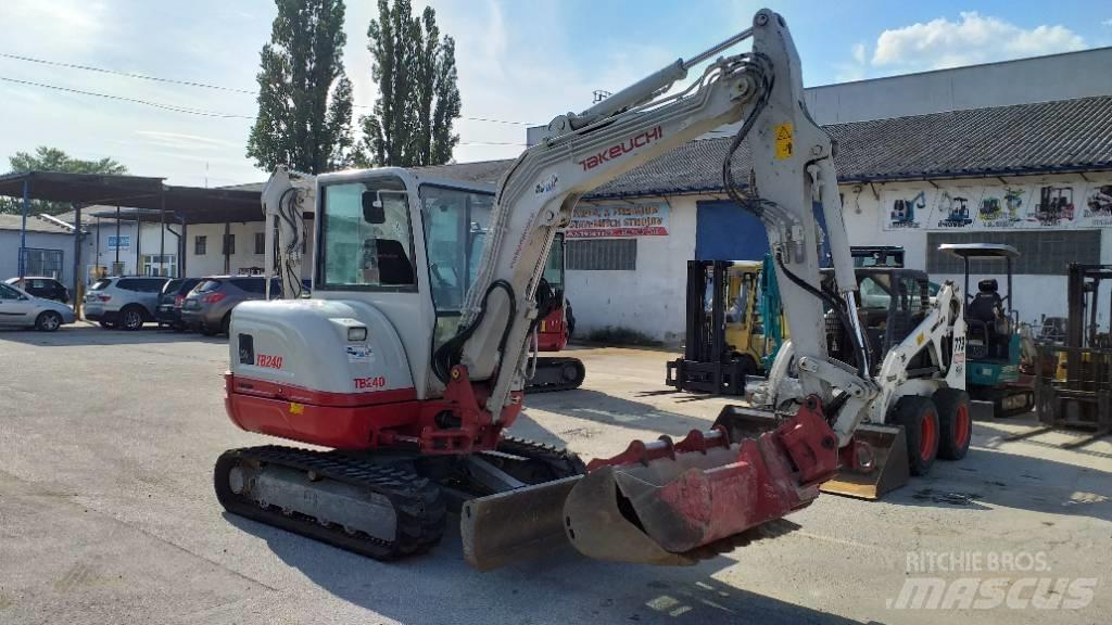 Takeuchi TB 240 Mini Escavadoras <7t