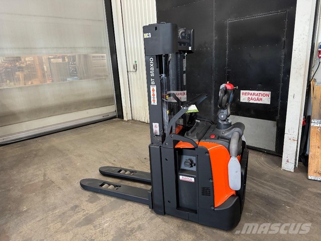 Toyota SPE140L Empilhador para operador externo