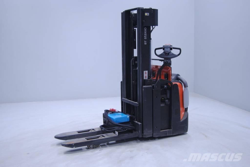 Toyota SPE140L Empilhador para operador externo