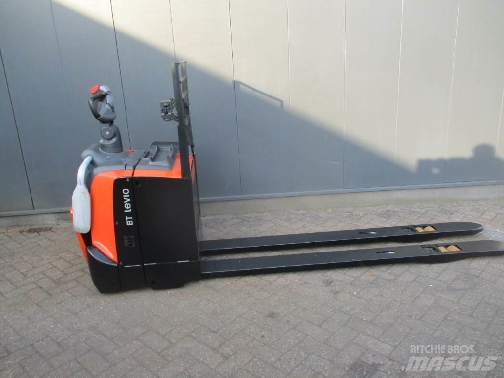 Toyota LPE 250 Porta-paletes com plataforma