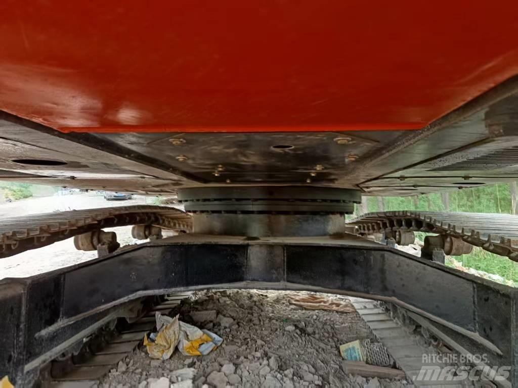 Hitachi ZX200 Escavadoras de rastos