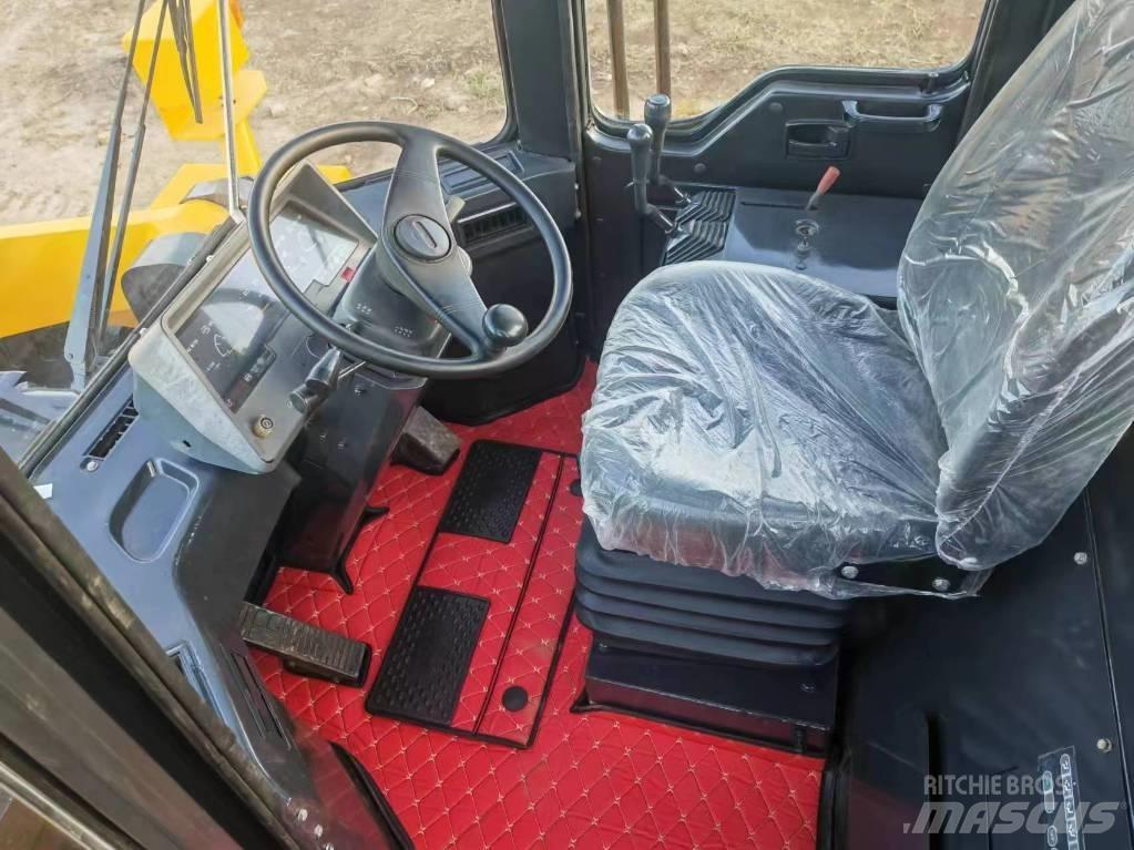Komatsu WA 470-3 Pás carregadoras de rodas