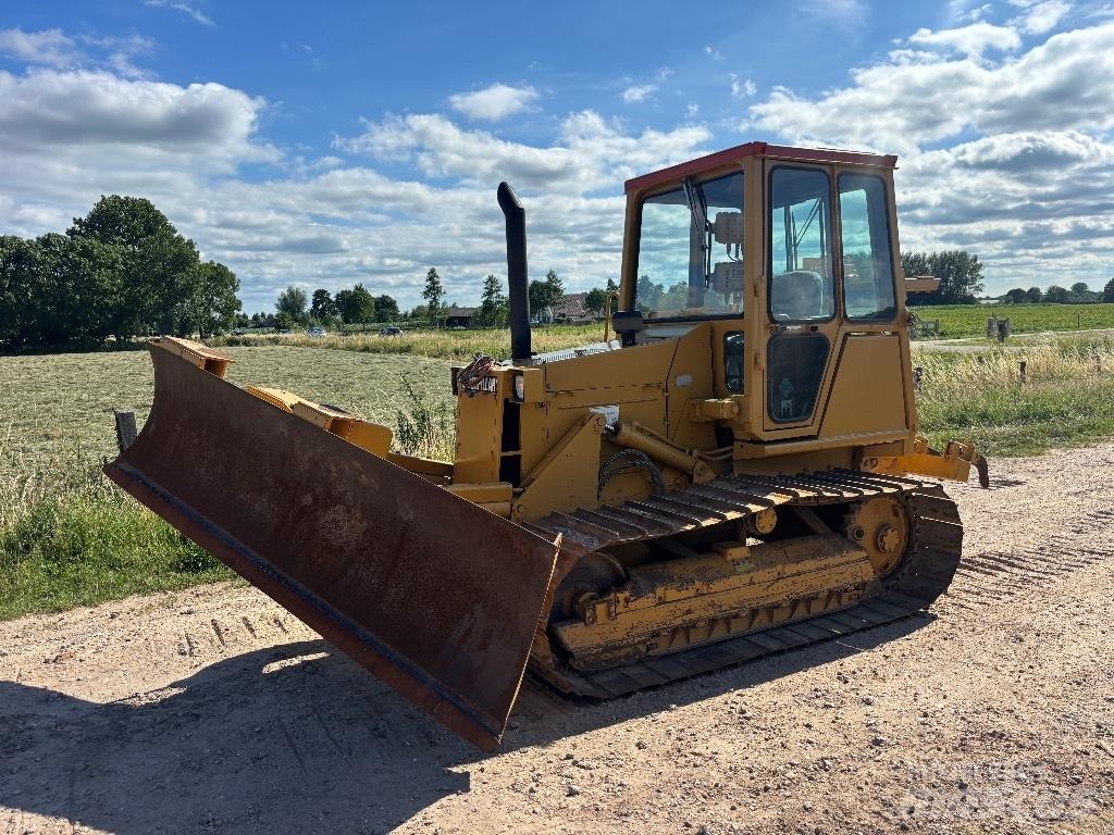 CAT D 4 C Dozers - Tratores rastos