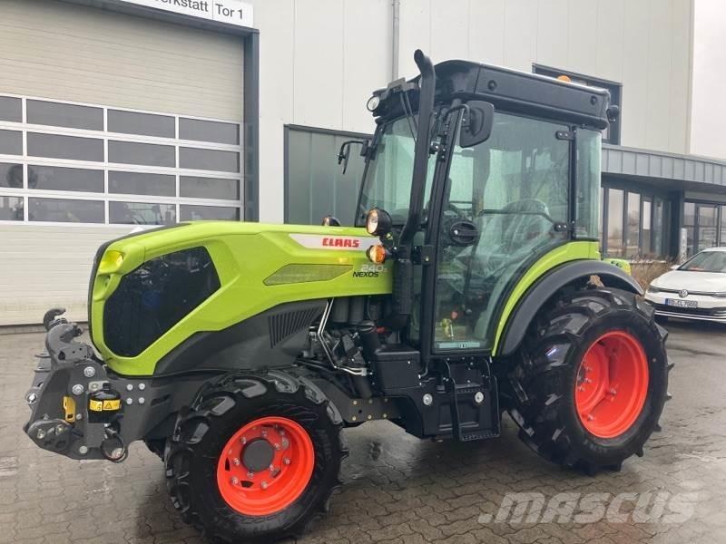 CLAAS NEXOS 240 S Tratores Agrícolas usados