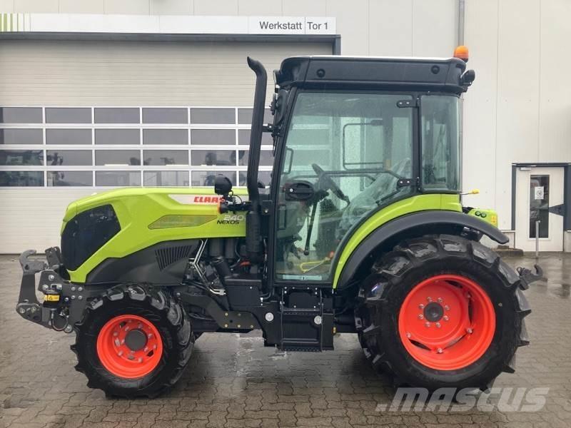 CLAAS NEXOS 240 S Tratores Agrícolas usados