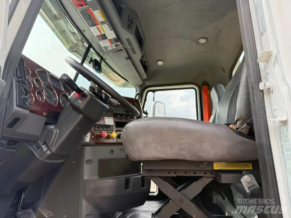 Mack CXU 613 Tractores (camiões)