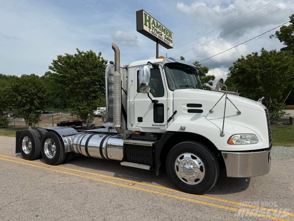 Mack CXU 613 Tractores (camiões)