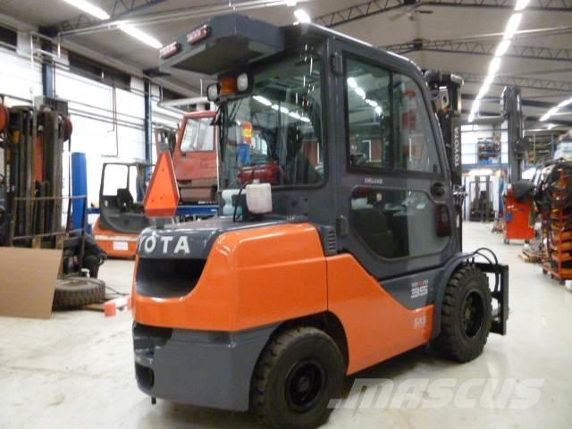 Toyota 52 - 2 - FDJF 35 Empilhadores Diesel