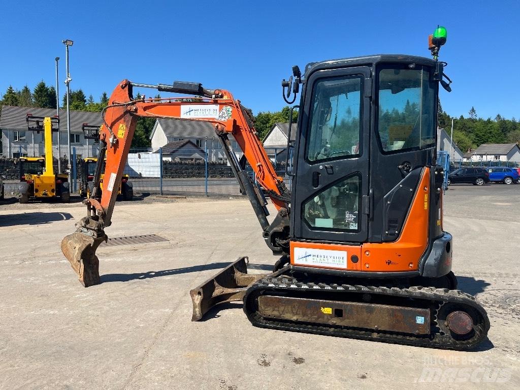 Hitachi ZX33U-6 Mini Escavadoras <7t