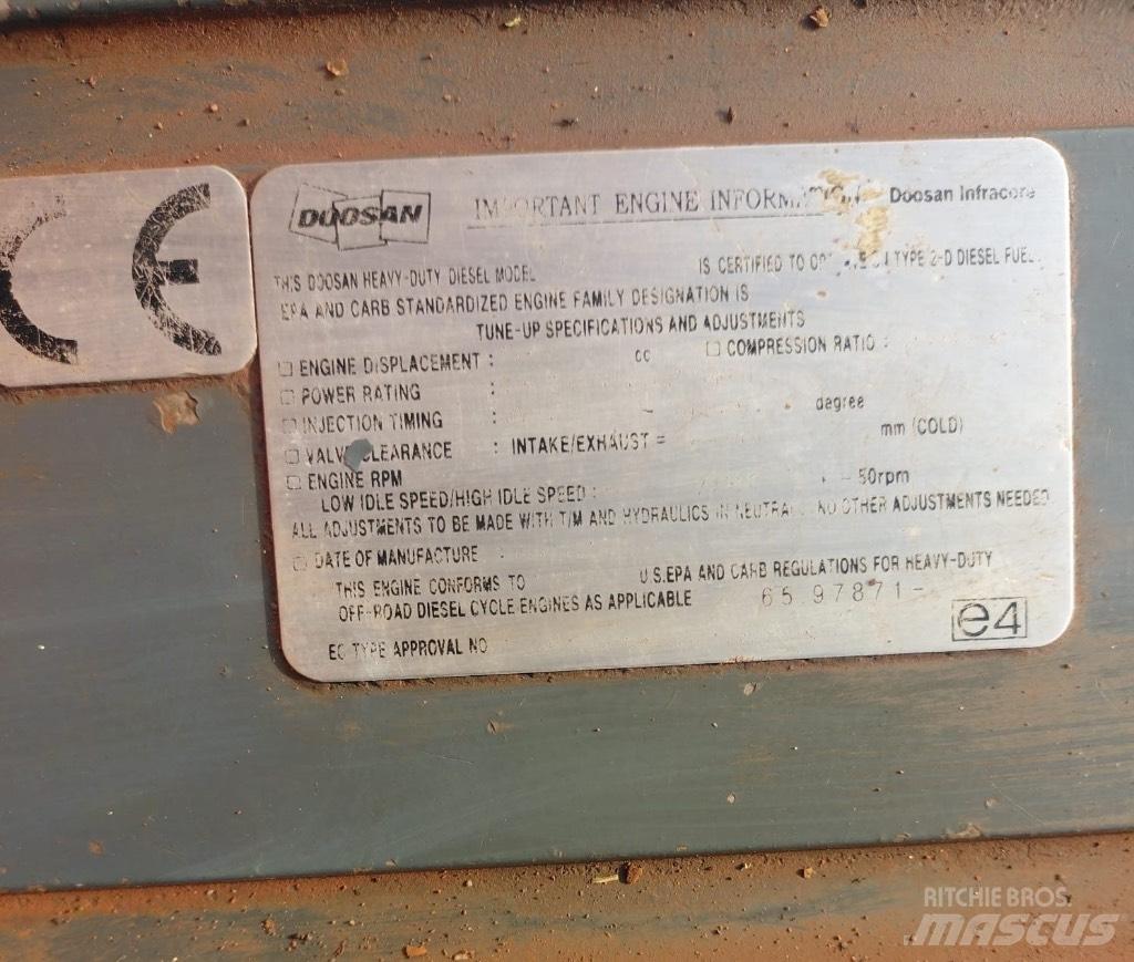 Doosan DX 300 LC-5 Escavadoras de rastos