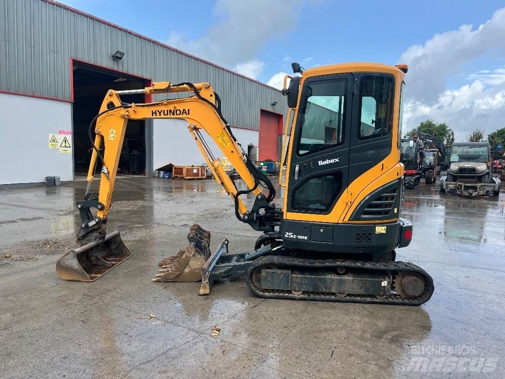 Hyundai R25Z-9 AK Mini Escavadoras <7t