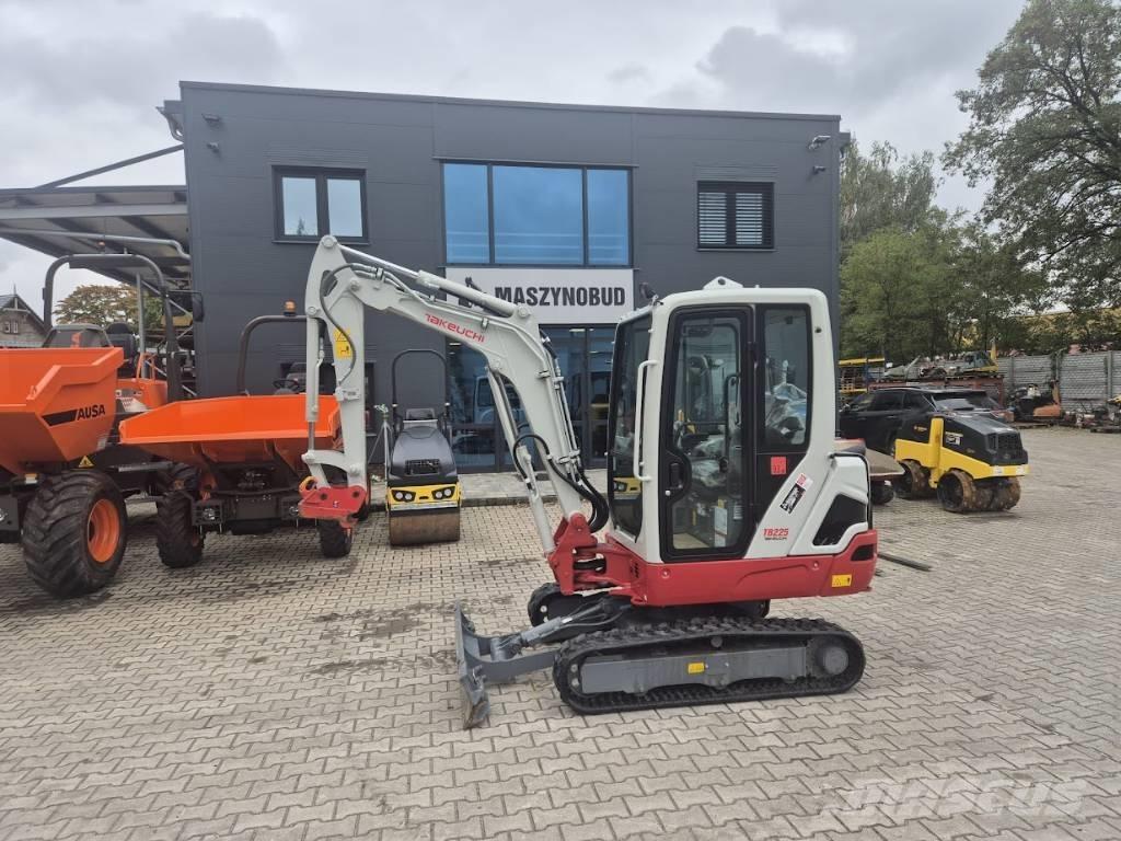 Takeuchi TB225 V0B Mini Escavadoras <7t