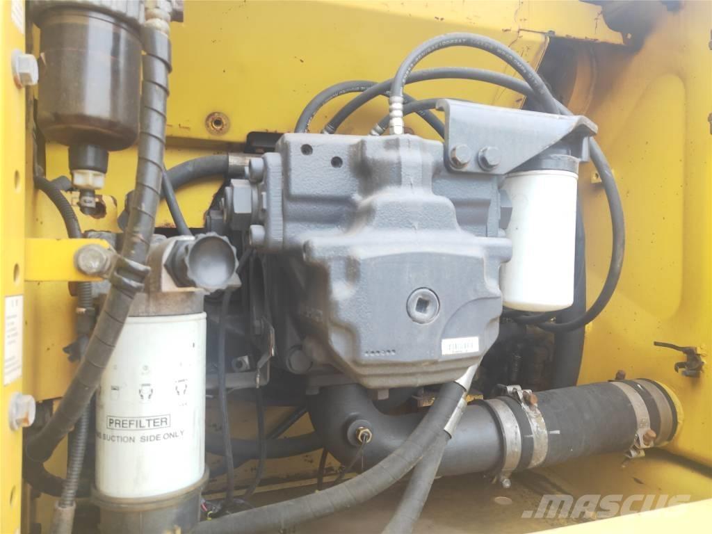 Komatsu PC210-8 Escavadoras de rastos