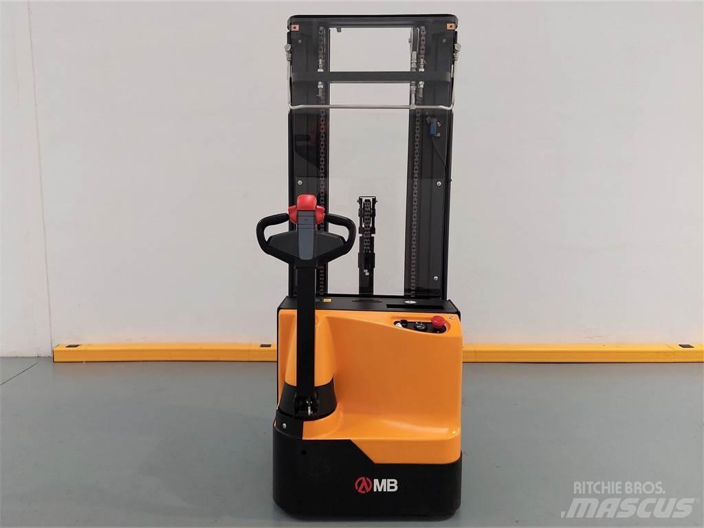  WSA161L Empilhador para operador externo