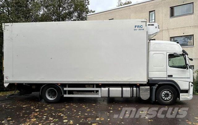Volvo FM-4X2R Camiões de caixa fechada