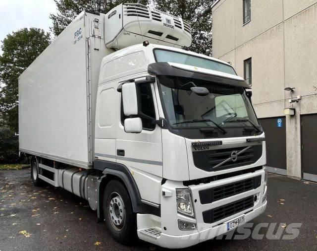 Volvo FM-4X2R Camiões de caixa fechada