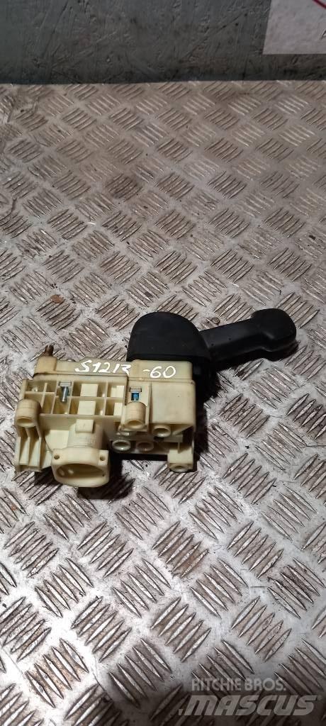 Scania R440  1882115 Cabines e interior