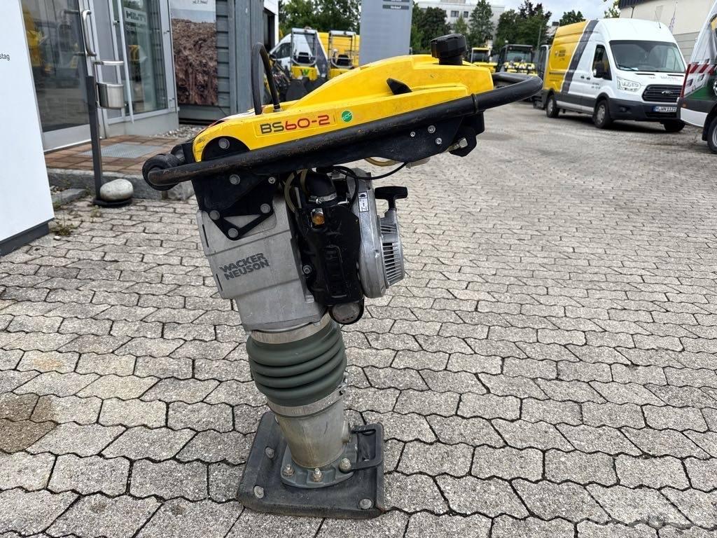 Wacker Neuson BS60-2 Saltitões