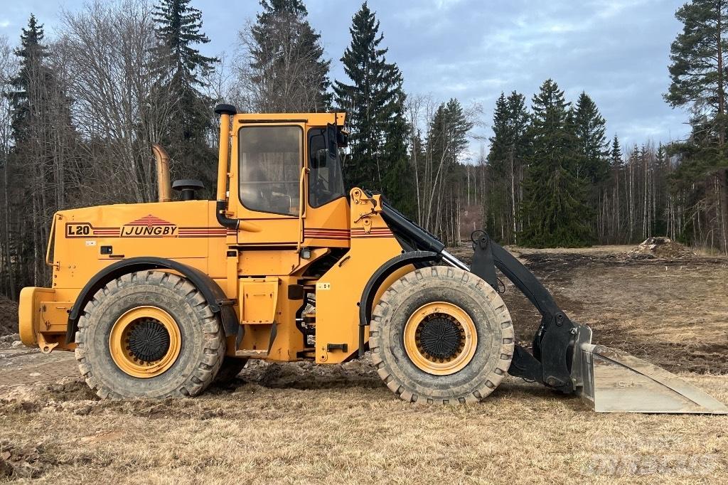 Ljungby L 20 Pás carregadoras de rodas