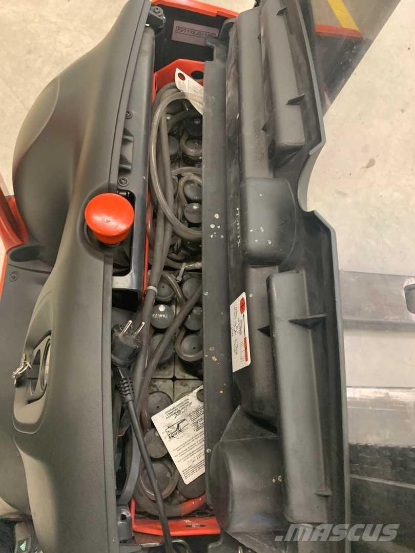 Linde L12 Empilhador para operador externo