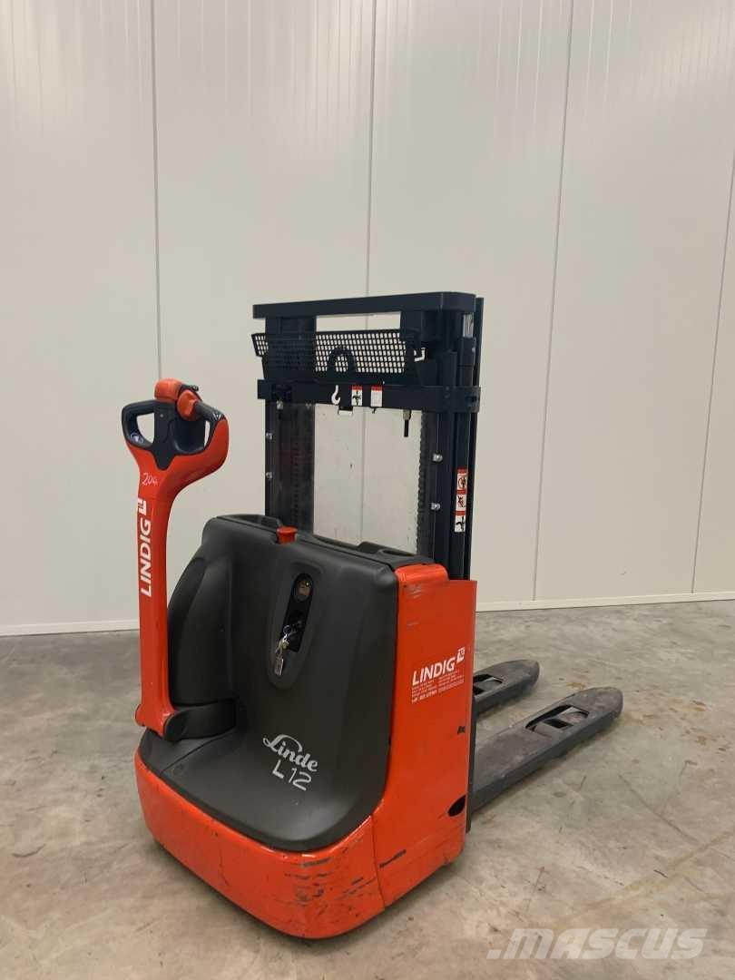 Linde L12 Empilhador para operador externo