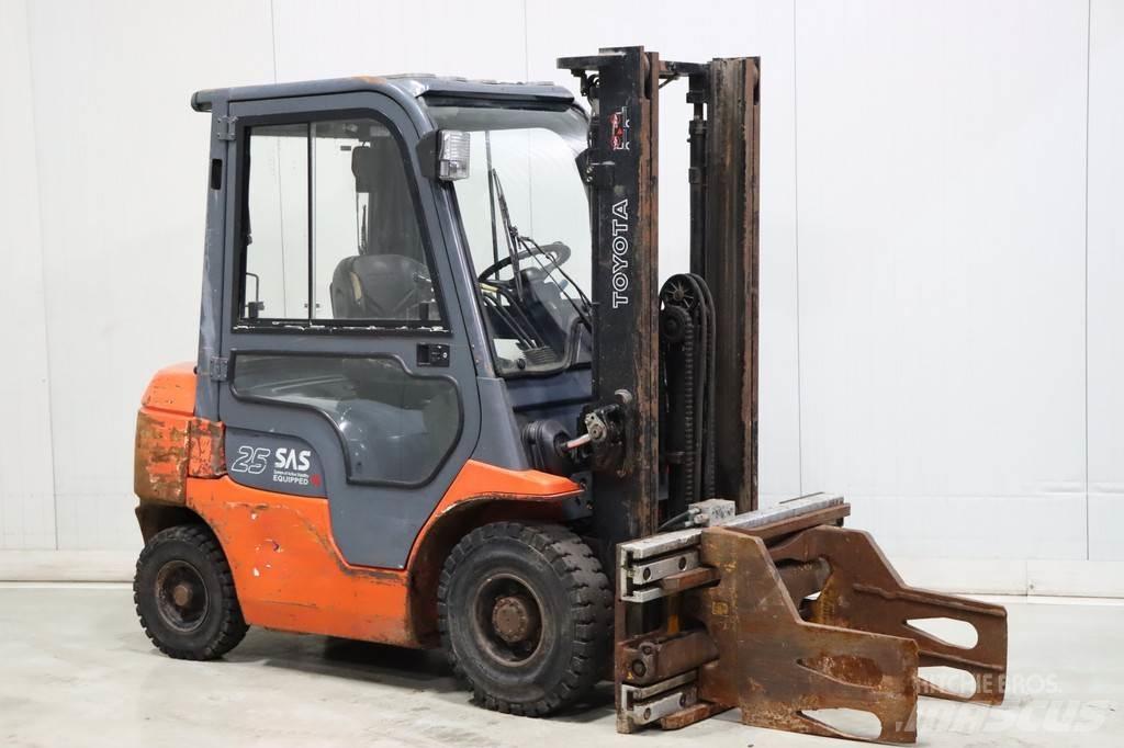 Toyota 62-7FDF25 Empilhadores Diesel