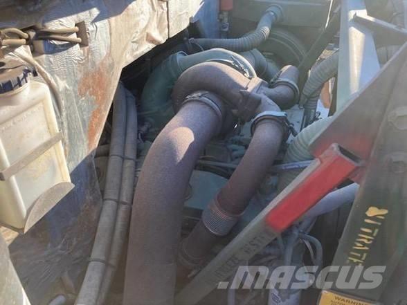 Oshkosh M1070 Tractores (camiões)