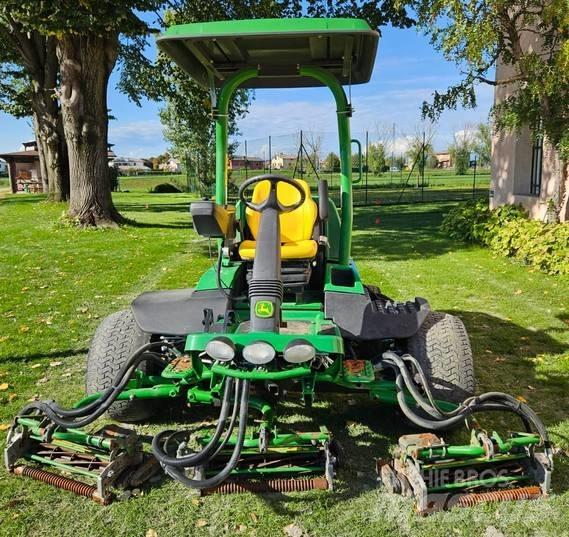 John Deere 7500 A Corta-Relvas Fairway