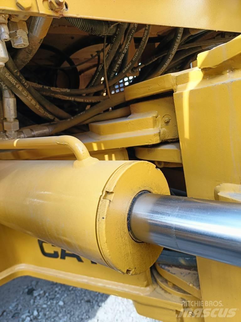 CAT 140K Motoniveladoras
