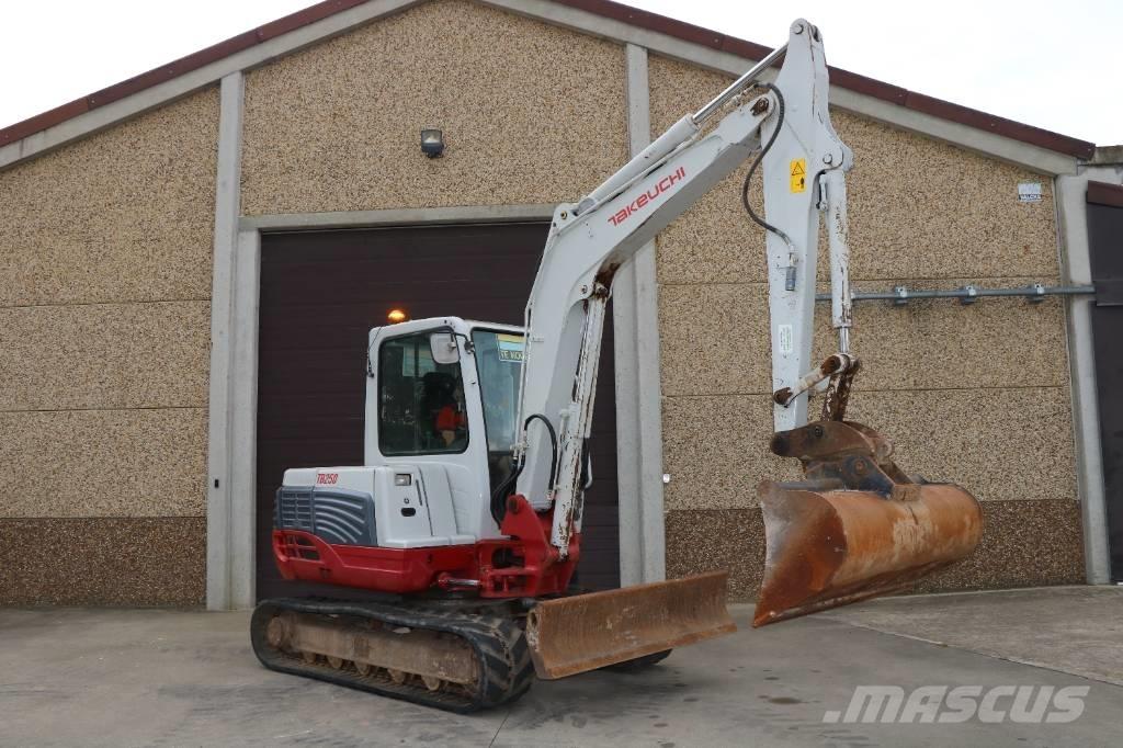 Takeuchi TB 250 Mini Escavadoras <7t