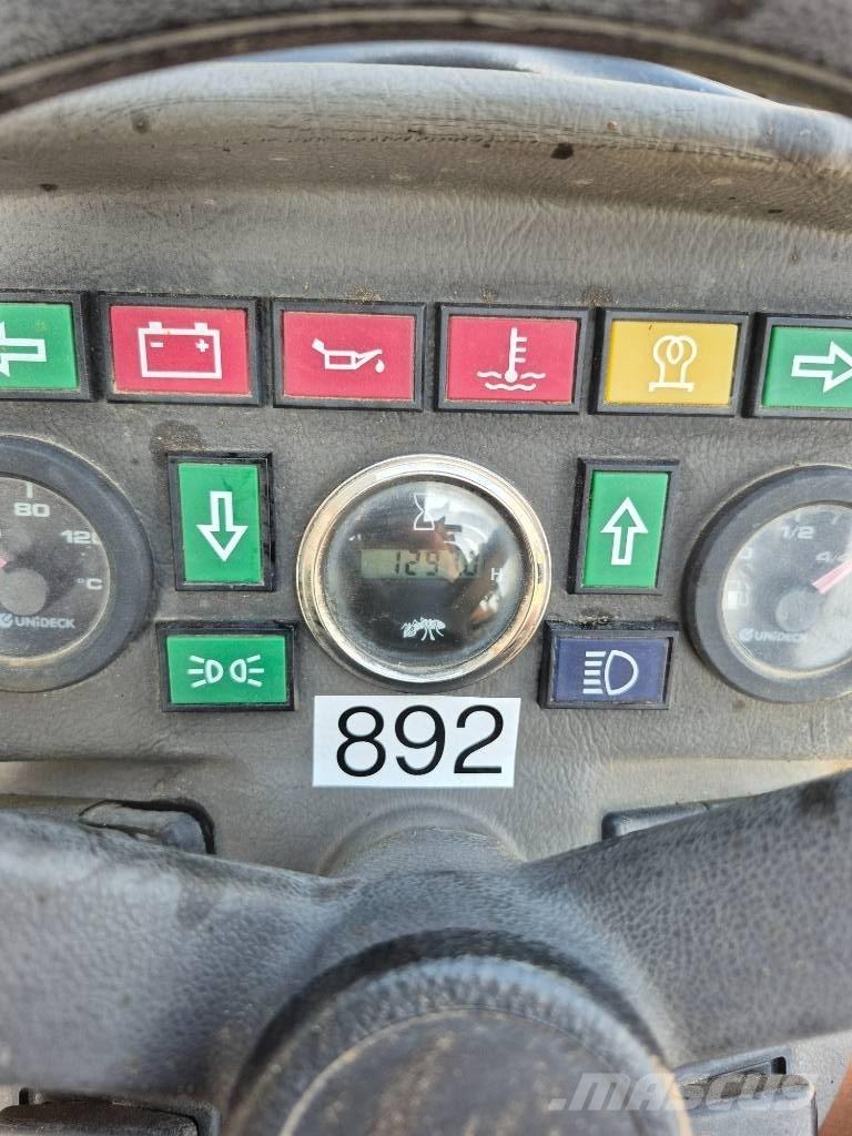 GiANT V 452 T HD Mini carregadoras