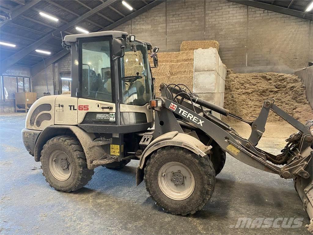 Terex TL65 Carregadora multifunções