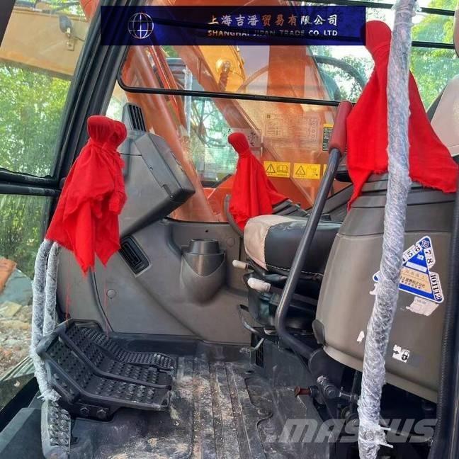 Hitachi ZX 135 Escavadoras de rastos