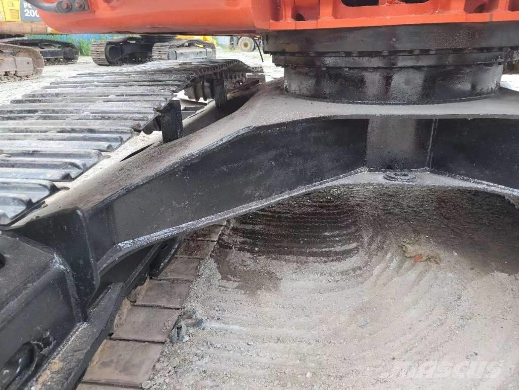 Doosan DX 225 LC Escavadoras de rastos