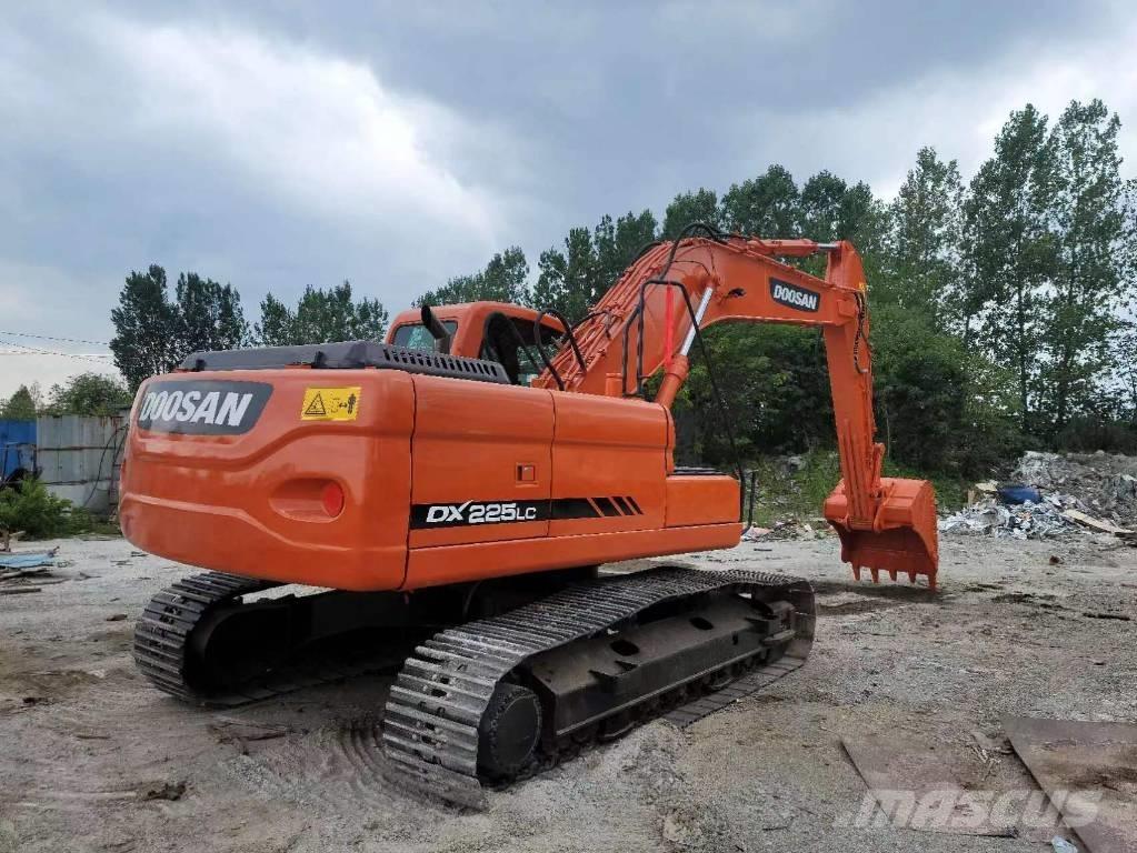 Doosan DX 225 LC Escavadoras de rastos