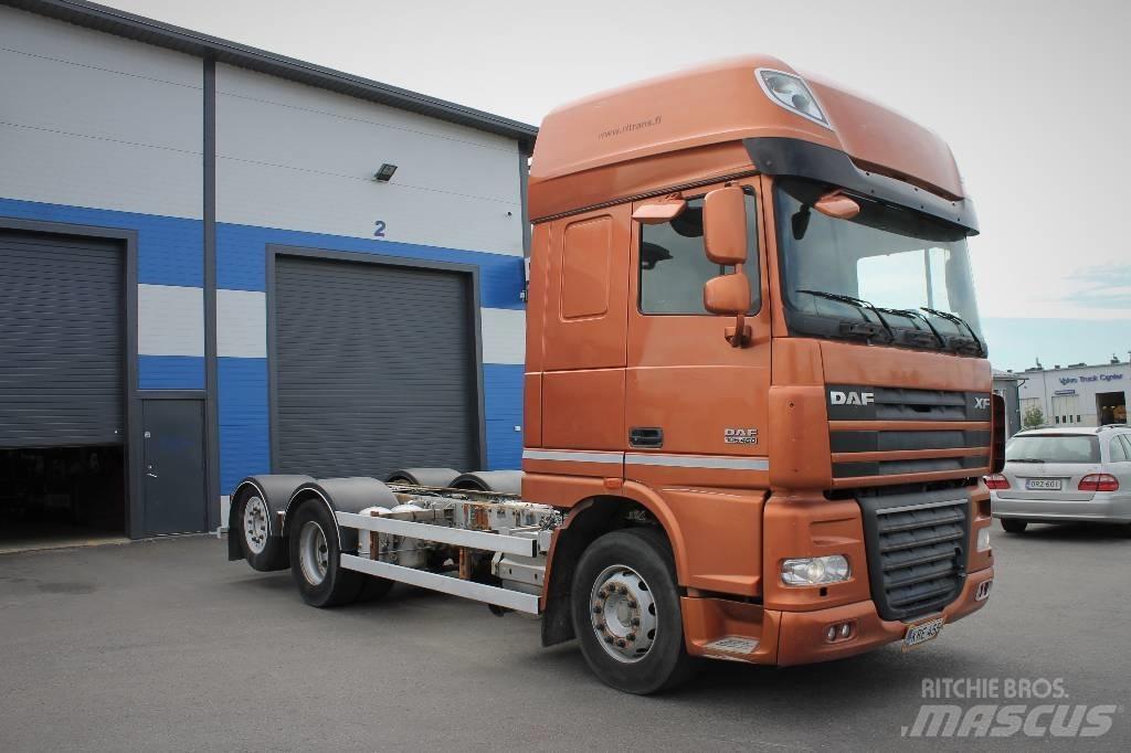 DAF XF105.460 Camiões de chassis e cabine
