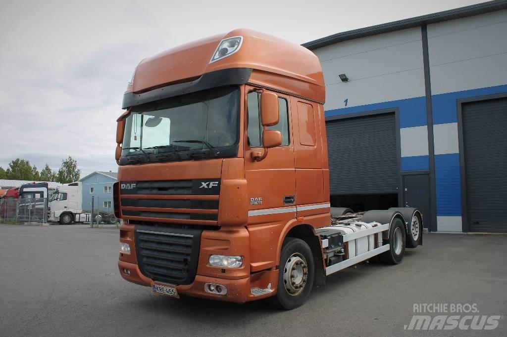 DAF XF105.460 Camiões de chassis e cabine