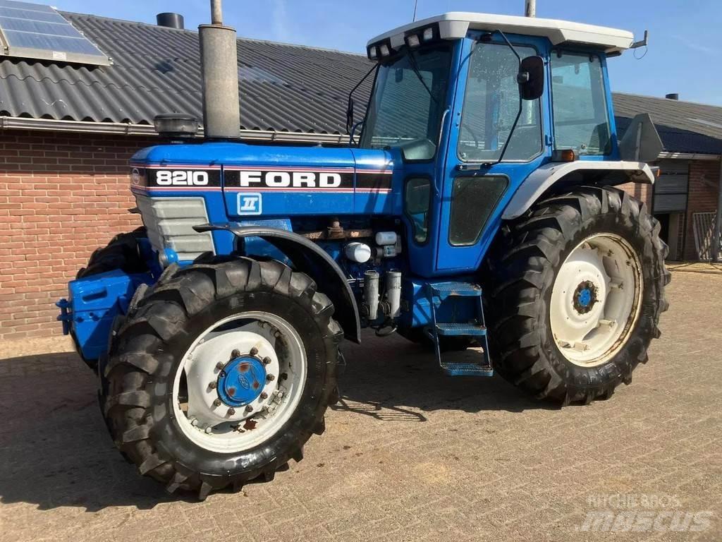 Ford 8210 gen 2 Tratores Agrícolas usados