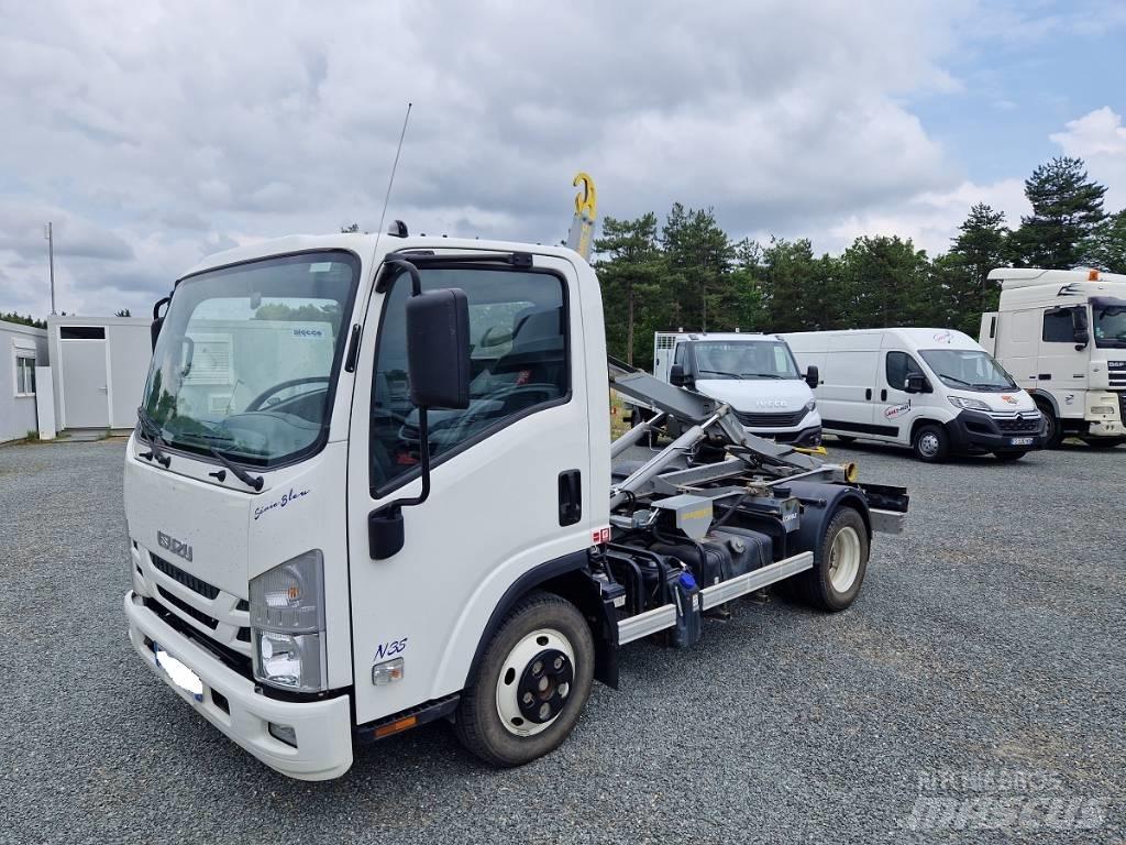Isuzu N-Series Carrinhas de caixa fechada