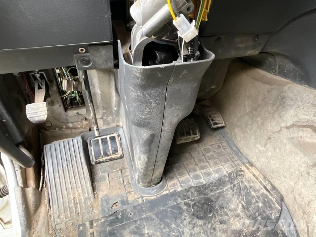 Yanmar TW 95 Escavadoras de rodas