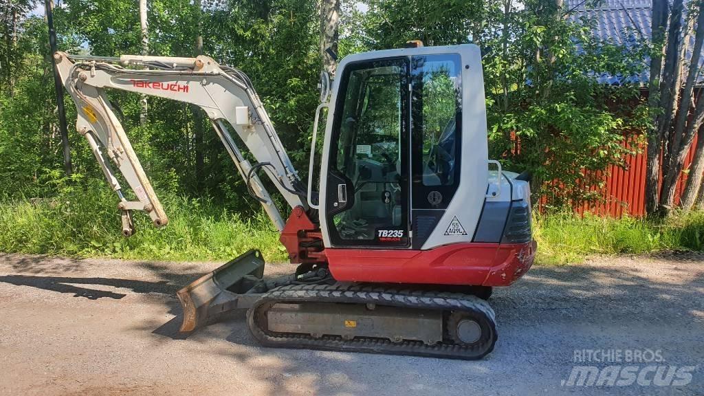 Takeuchi TB235 Mini Escavadoras <7t