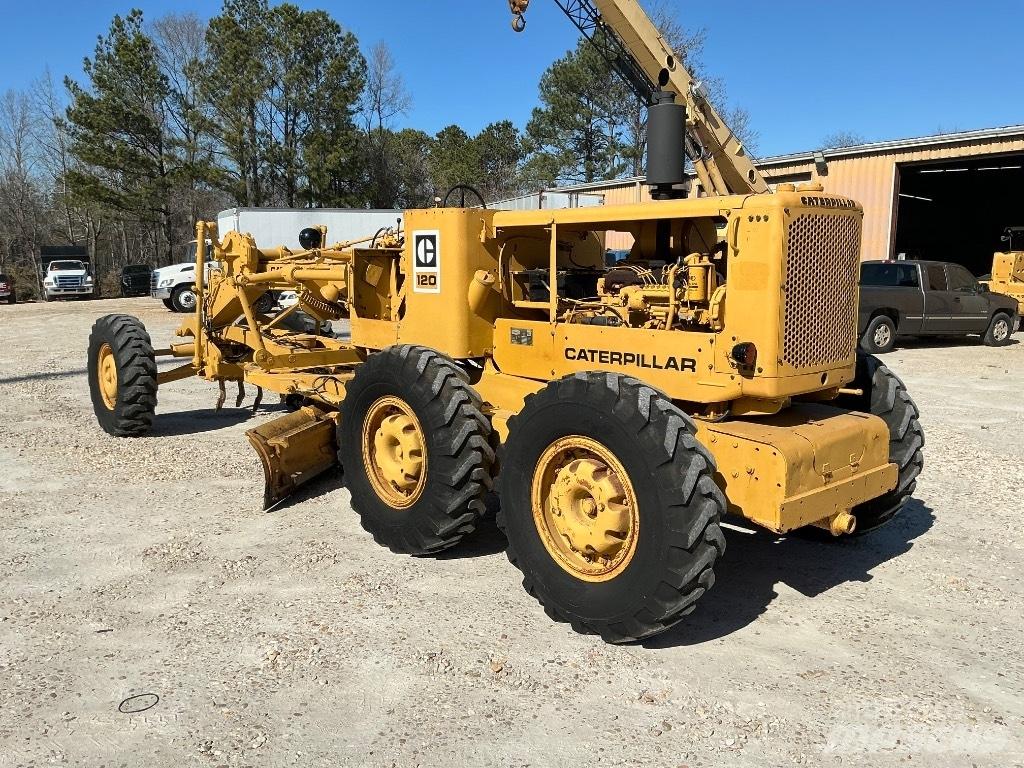 CAT 120 Motoniveladoras