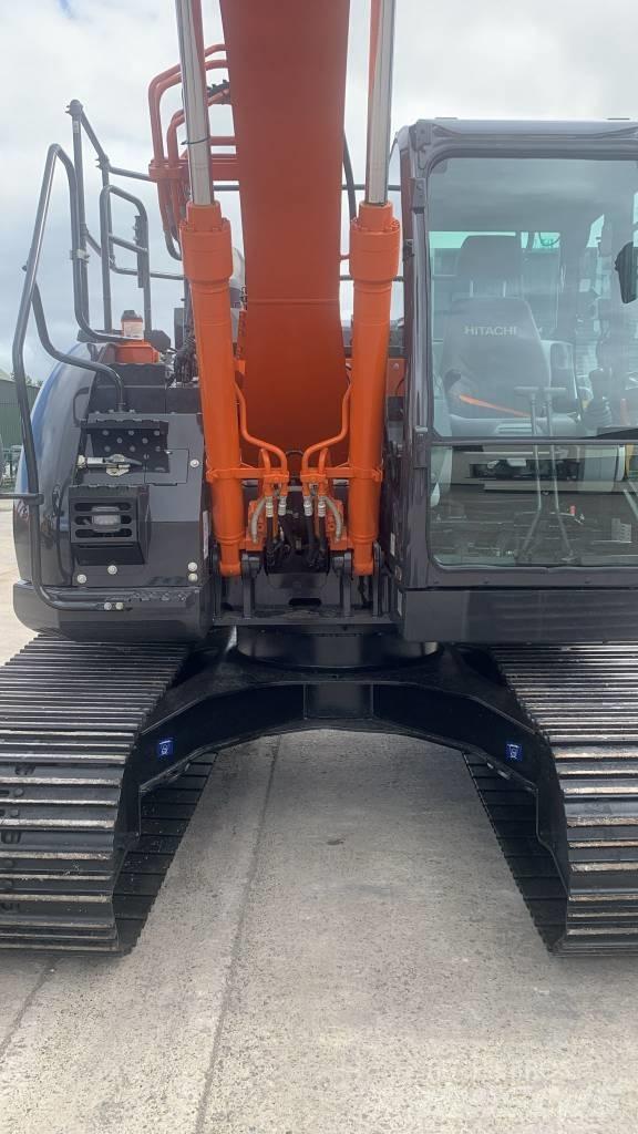 Hitachi ZX 135 US-6 Escavadoras de rastos