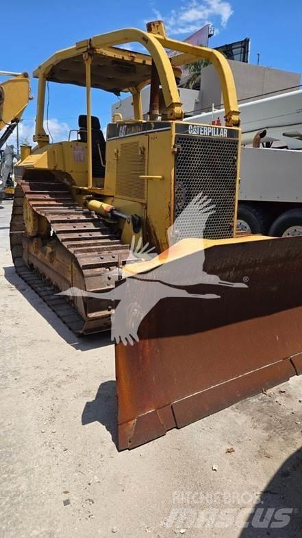 CAT D6M Dozers - Tratores rastos