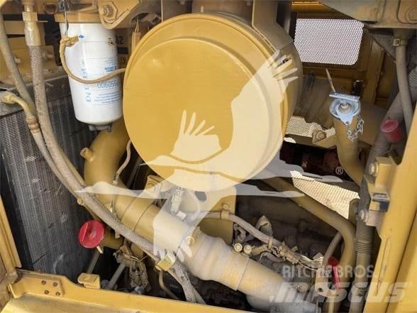 CAT D6R Dozers - Tratores rastos