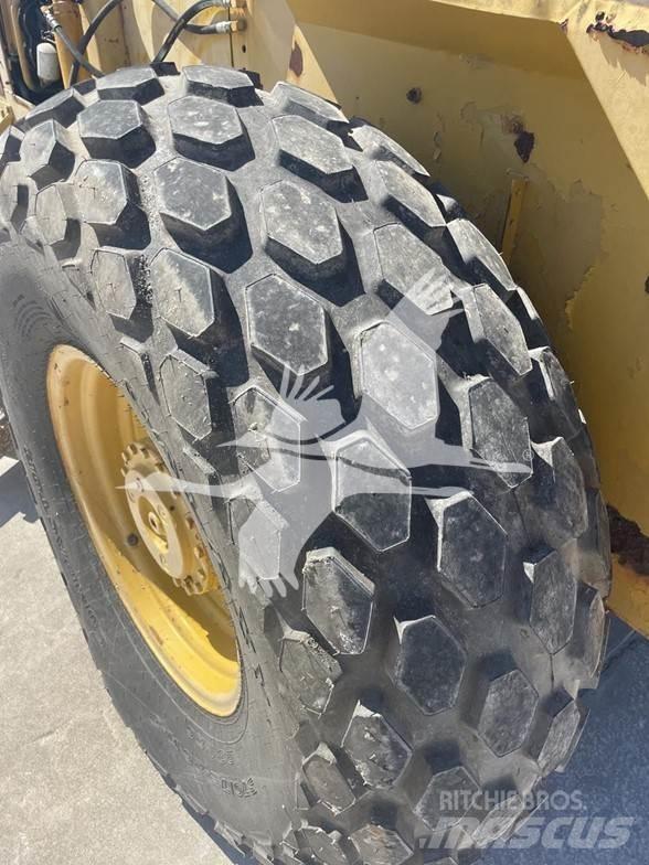 Huber M850A Motoniveladoras
