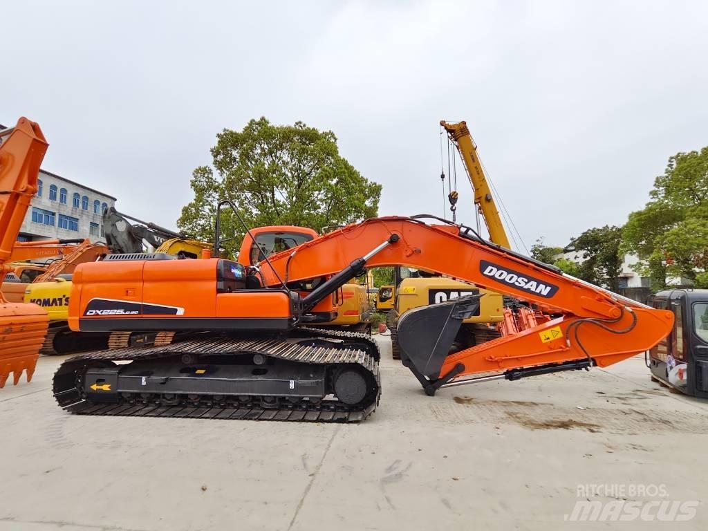 Doosan DX 225 LC Escavadoras de rastos